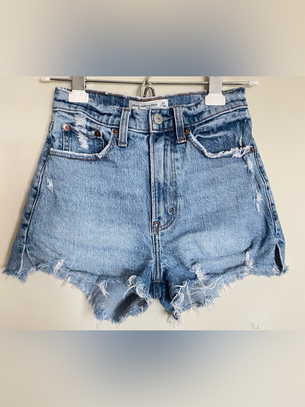 Abercrombie & Fitch The Mom Short High Rise